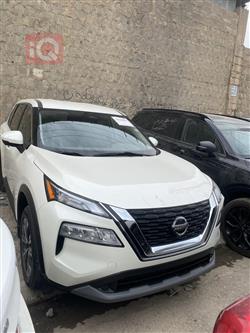 نيسان روج